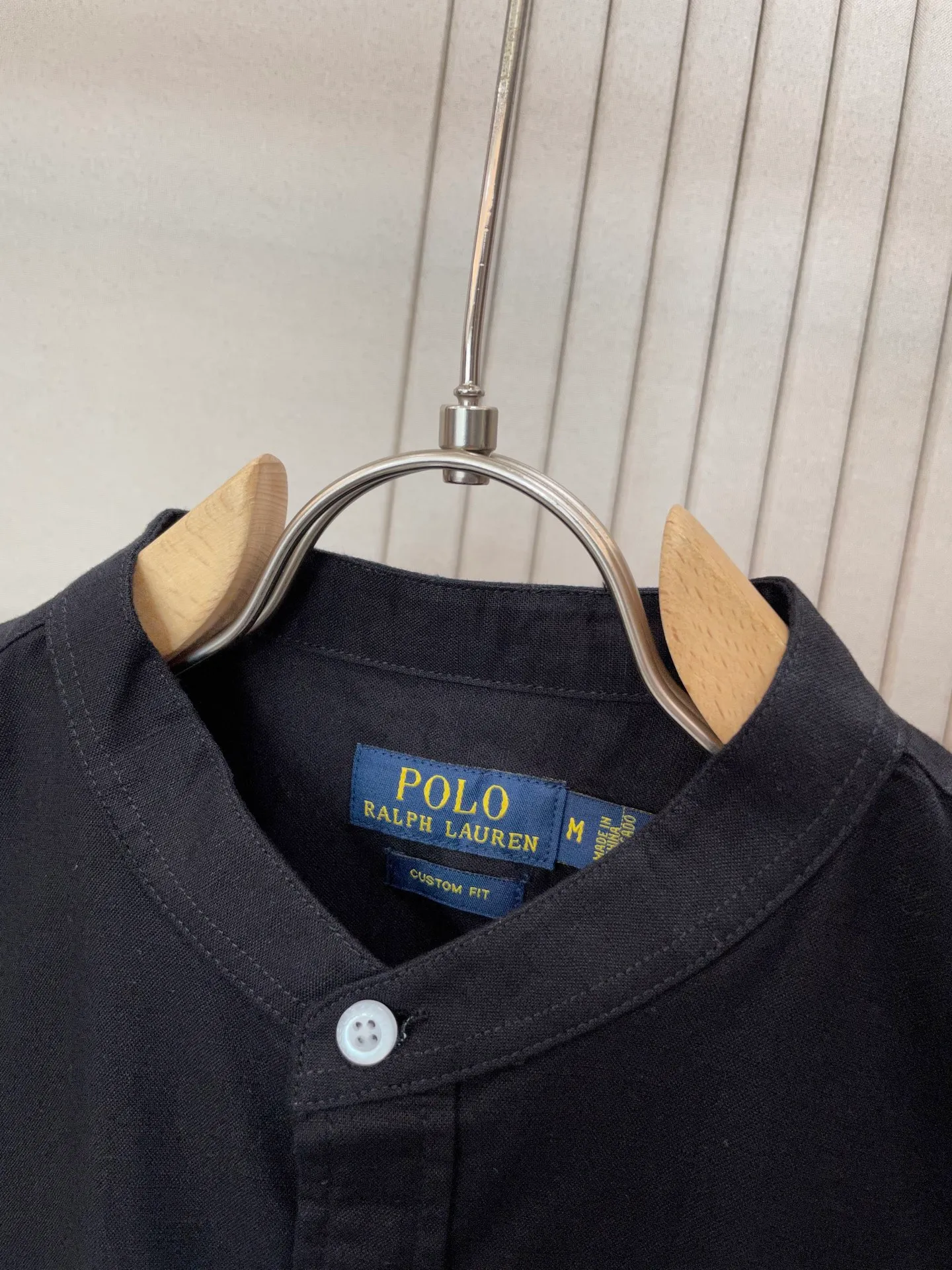 P220 🌸🌸🌸 POLO Ralph Lauren [High Quality] Classic shirt! The classic casual shirt made of pure cotton and linen has a unique design. It has a simple, clean and classic silhouette. It is a versatile style that can be switched at will. The fabric feels soft and delicate, highly breathable, and is close to the skin and comfortable to wear. It can be worn alone as an inner layer. Its versatile performance is beyond your imagination! The upper body of the ready-to-wear is simple and classic yet elegant! Size:M-XXL
